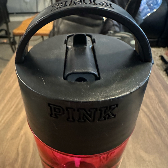 VICTORIA SECRET PINK AND BLACK THERMOS WITH HANDLE - Picture 2 of 3